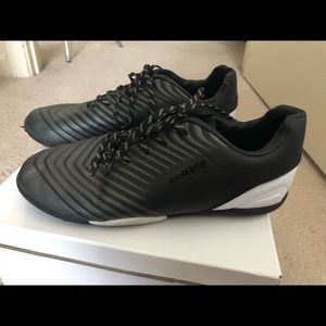 Brava soccer shoes youth size 4.5